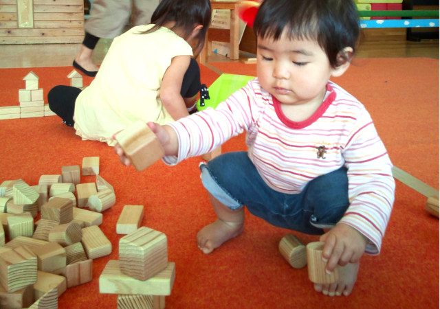 1歳~3歳の積み木の遊び方